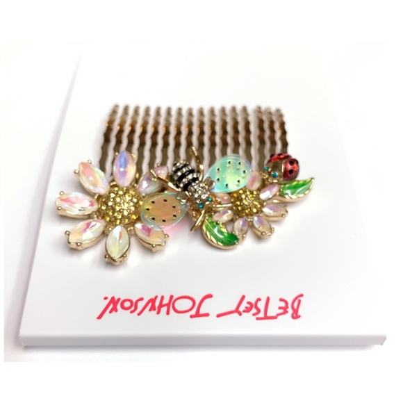 NWT Betsey Johnson Flowers Embellished Hair Comb main image 4